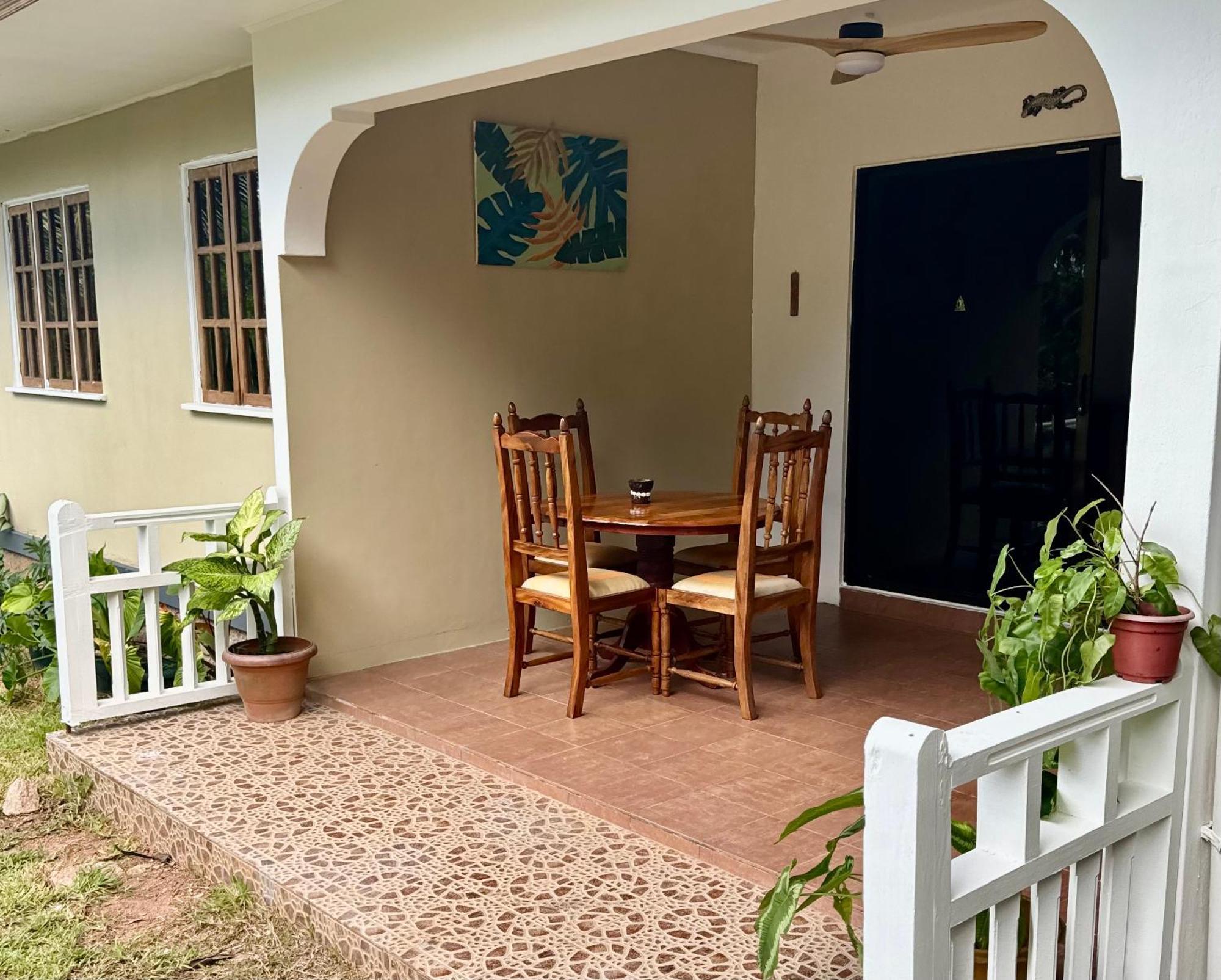 Jardin Marron Apartment Baie Sainte Anne Exterior photo